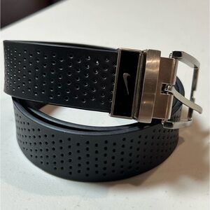 Nike Golf Size 34 Black Classic Perforated Leather Belt Silver Clasp Nike Swoosh